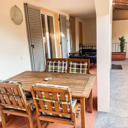 Magoria, Nel Cuore Della Citta Vecchia Di 洛迦诺